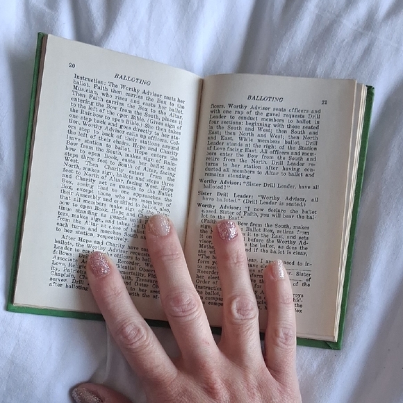 Green Ritual Order Book - Picture 3 of 4